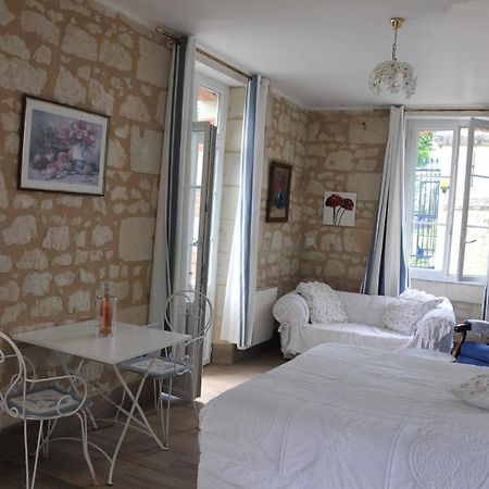 Petite Maison Des Roses - Gite 2 Personnes Brain-sur-Allonnes Eksteriør billede
