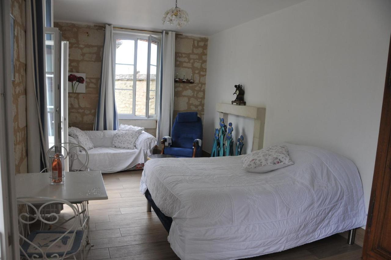 Petite Maison Des Roses - Gite 2 Personnes Brain-sur-Allonnes Eksteriør billede