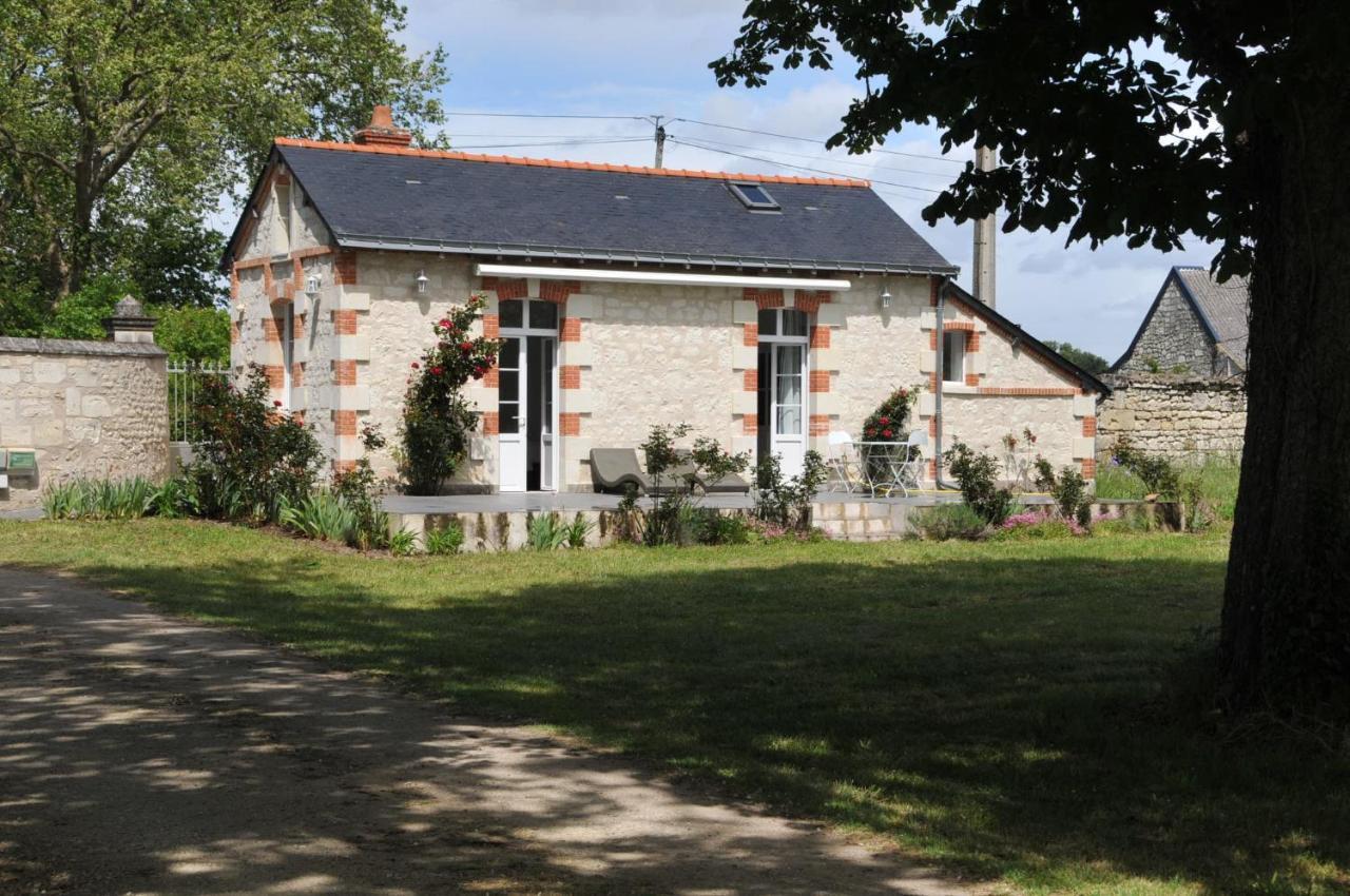 Petite Maison Des Roses - Gite 2 Personnes Brain-sur-Allonnes Eksteriør billede