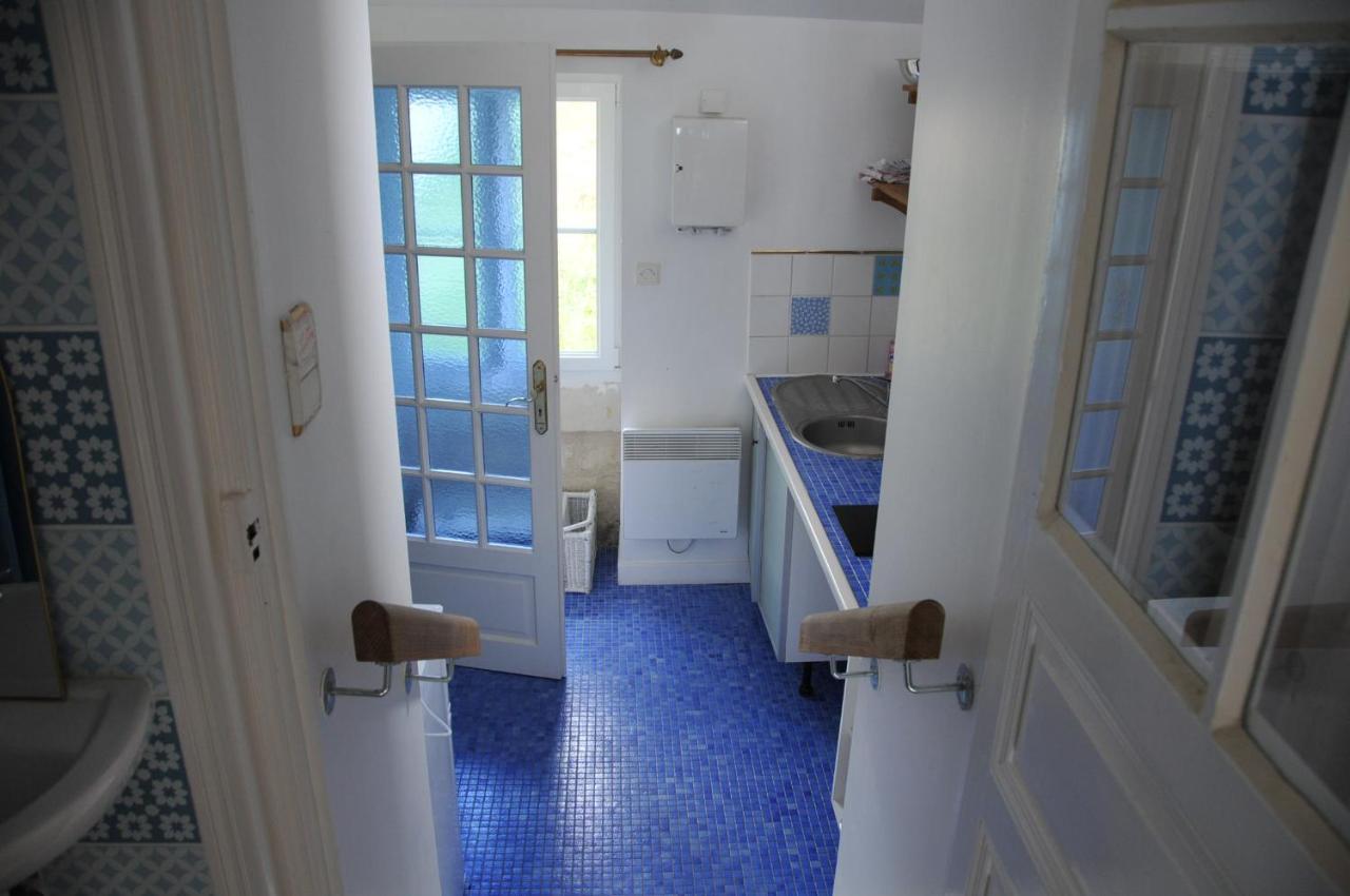 Petite Maison Des Roses - Gite 2 Personnes Brain-sur-Allonnes Eksteriør billede